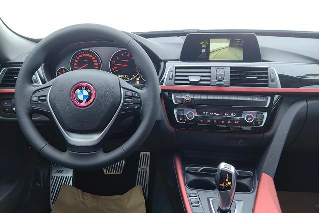 BMW 3-Series GT 2019 320i — фото 11