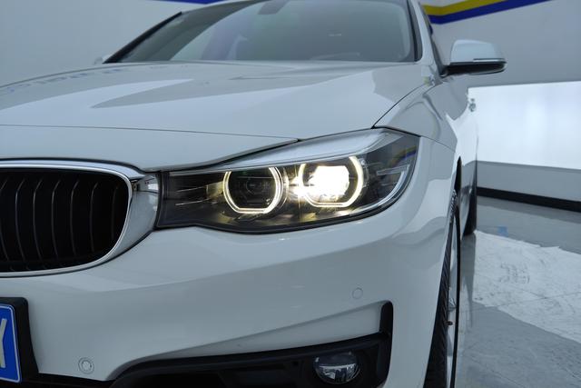 BMW 3-Series GT 2019 320i — фото 5