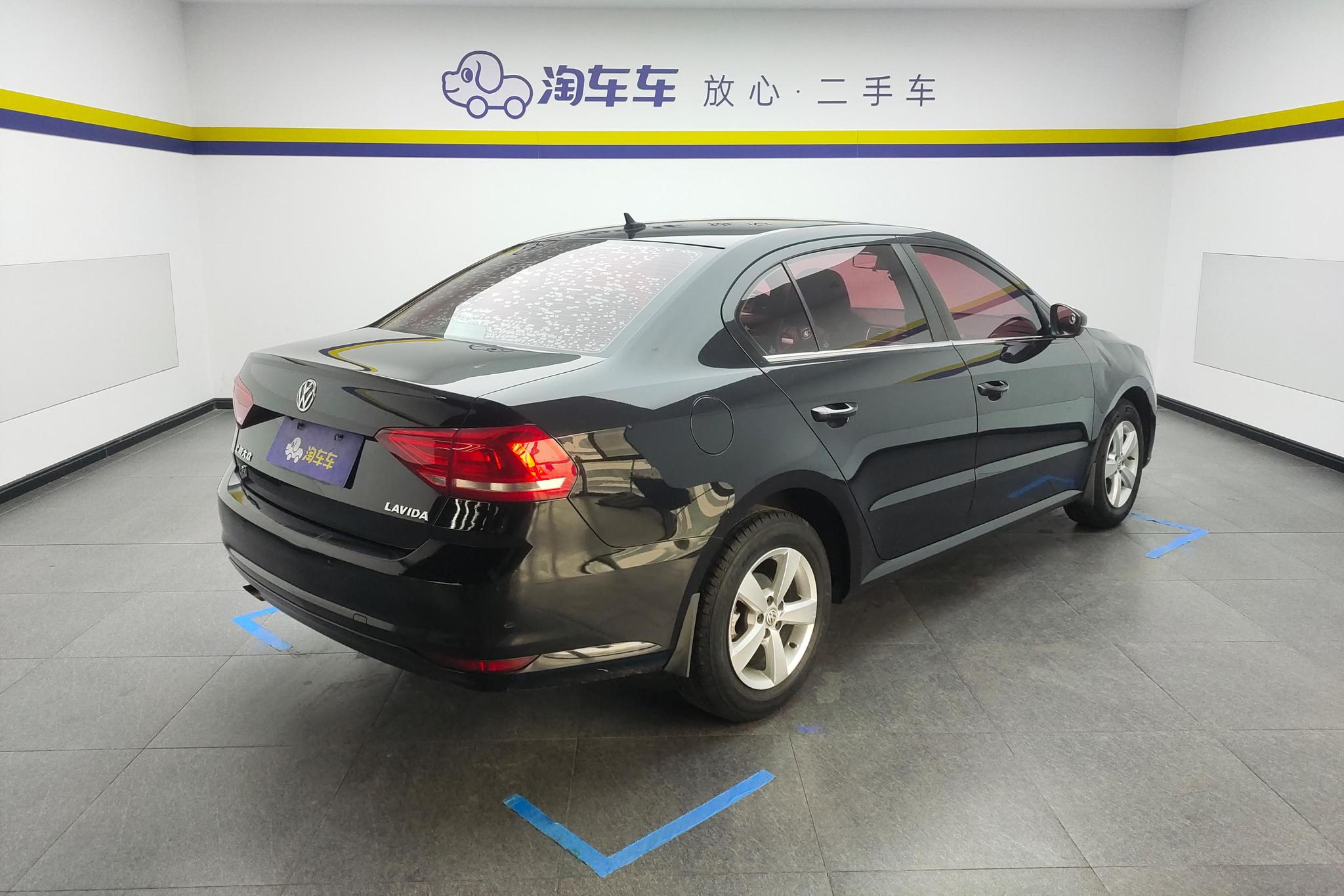 Volkswagen Lavida 2015 1.6L AT