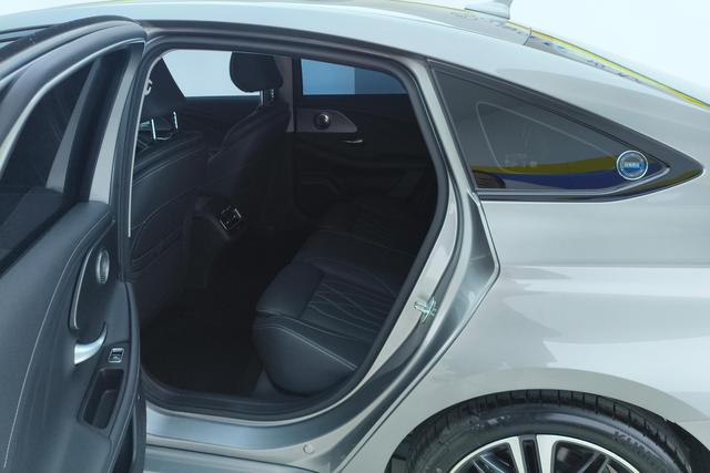 Chery Arrizo 8 2024 2.0 T DCT — фото 16
