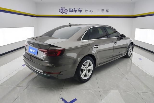 Audi A4L 2018 30 TFSI — фото 3