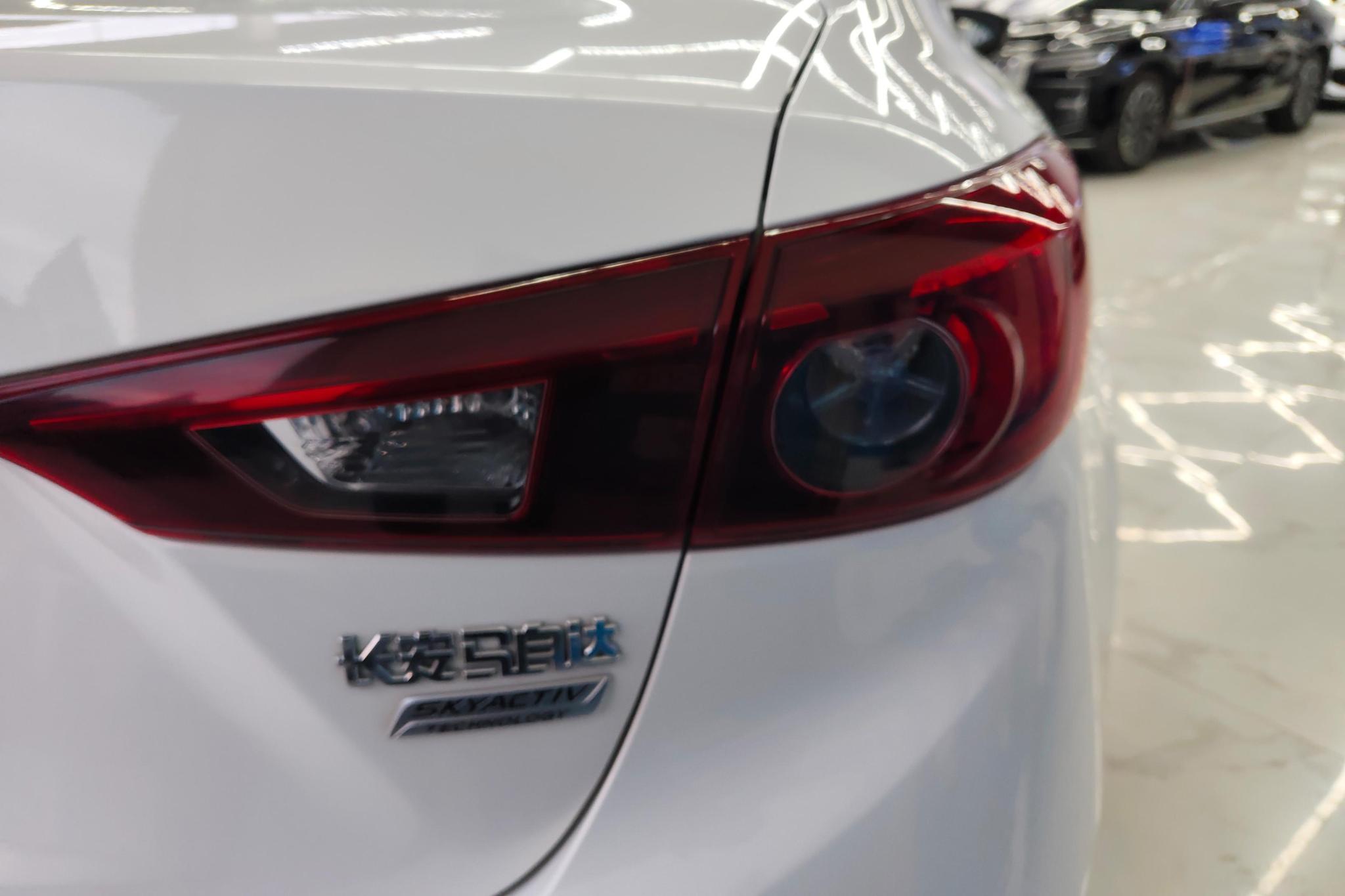 Mazda Mazda3 3 2016 1.5L AT Comfort