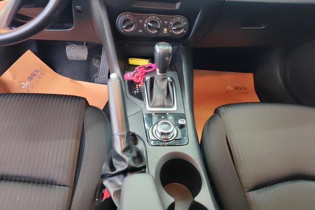 Mazda 3 2016 1.5 L ATComfort — фото 14
