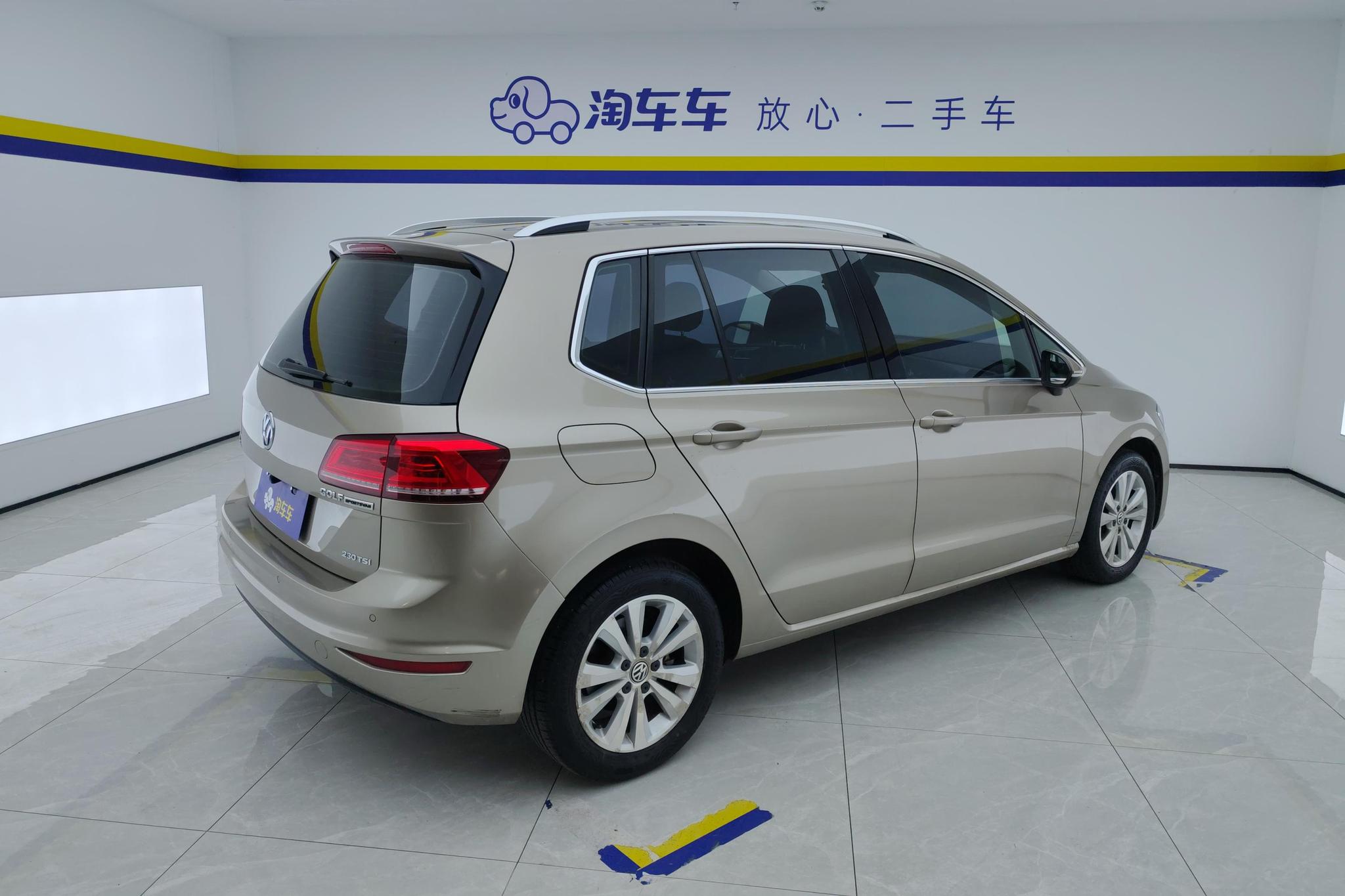 Volkswagen Golf · 2016 230TSI AT