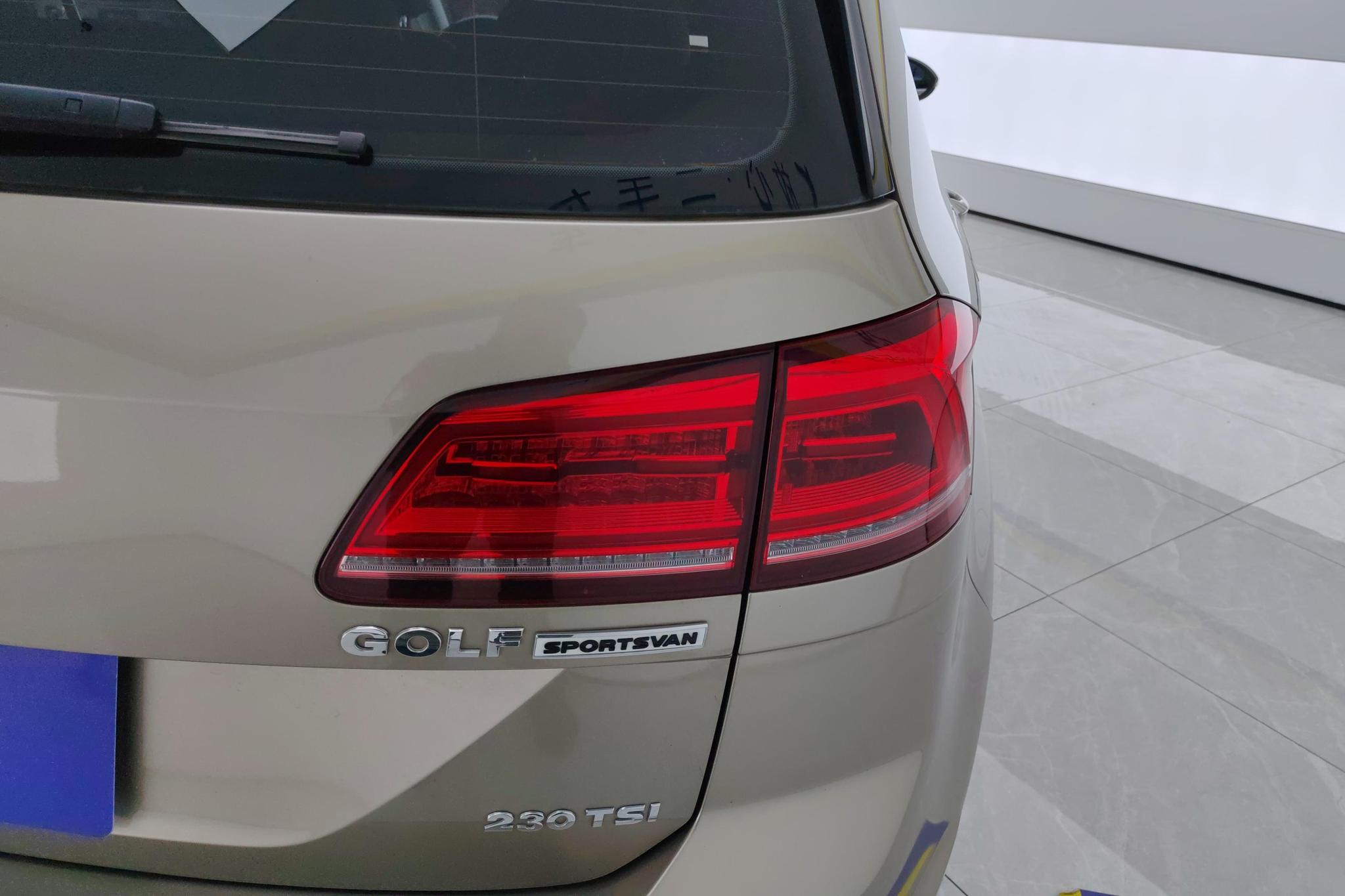 Volkswagen Golf · 2016 230TSI AT