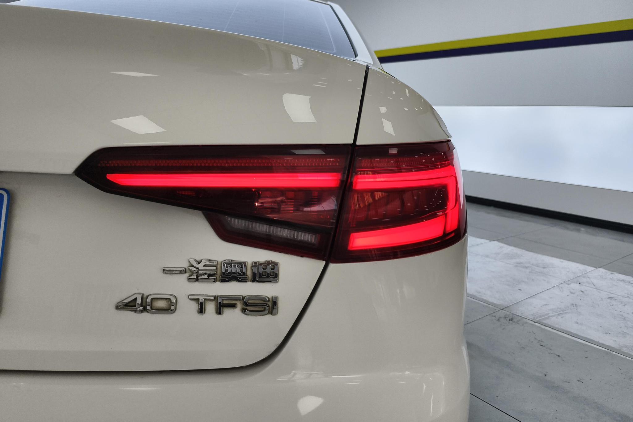 Audi A4L 2019 40 TFSI V