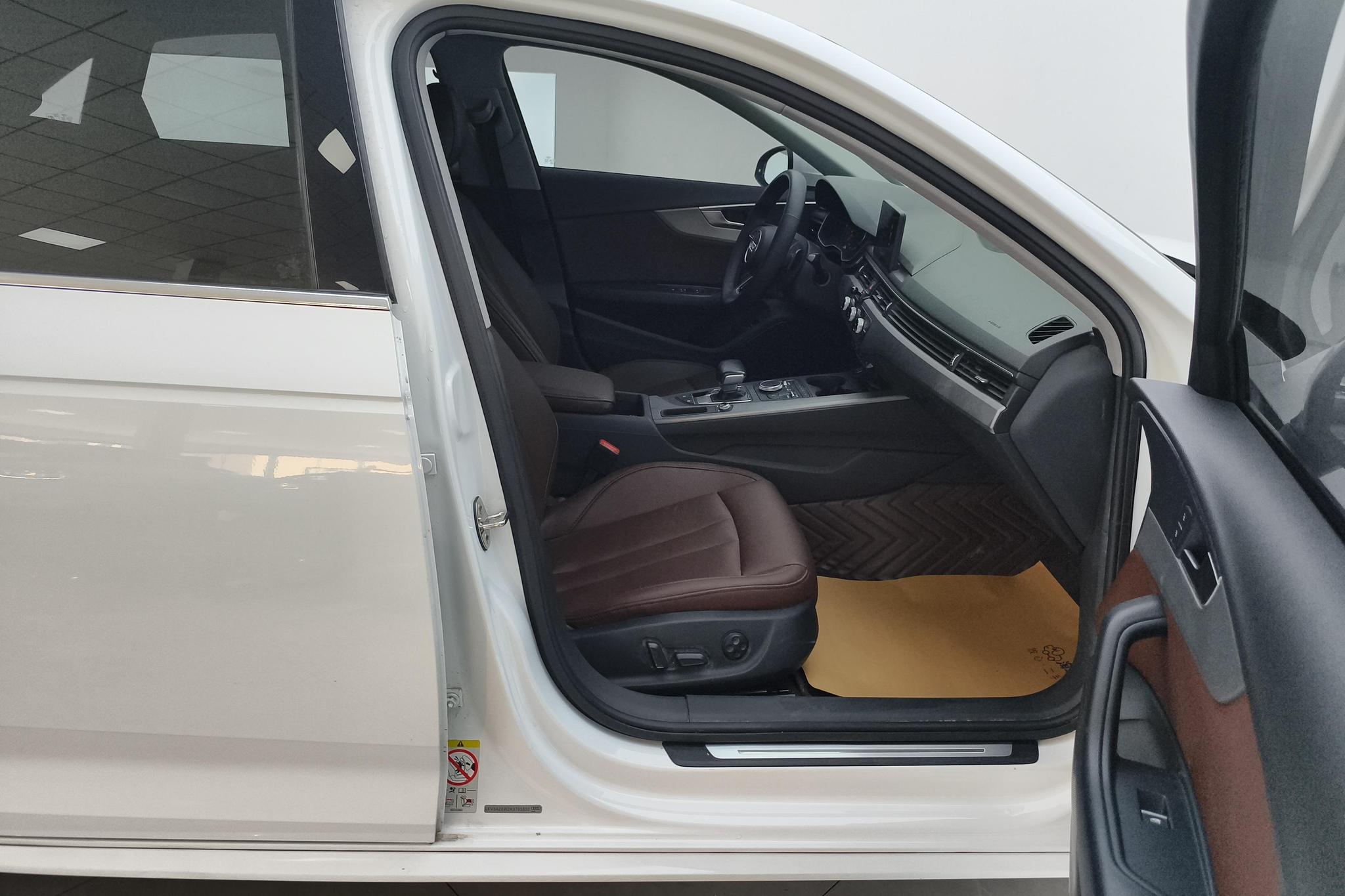 Audi A4L 2019 40 TFSI V