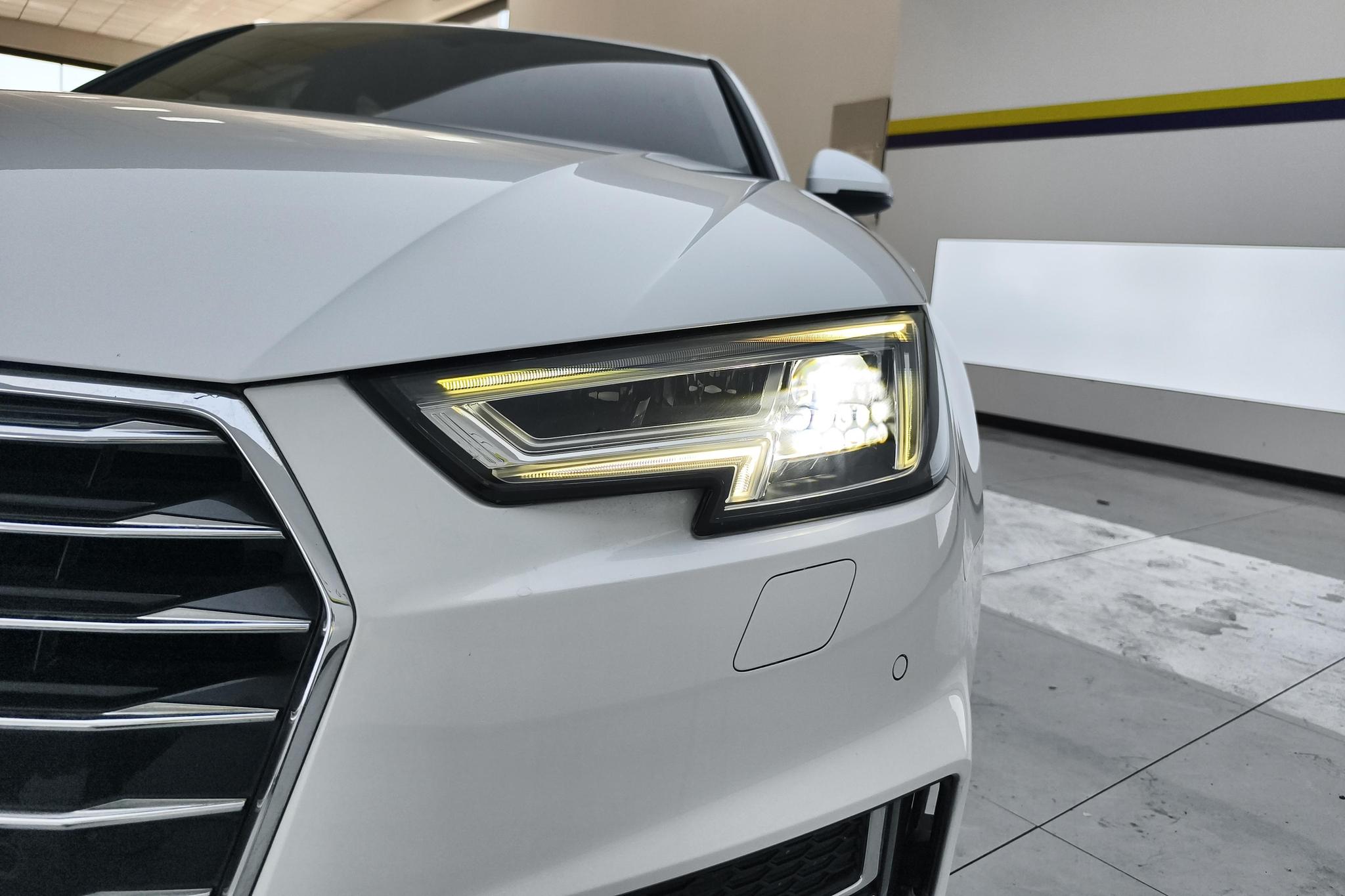 Audi A4L 2019 40 TFSI V