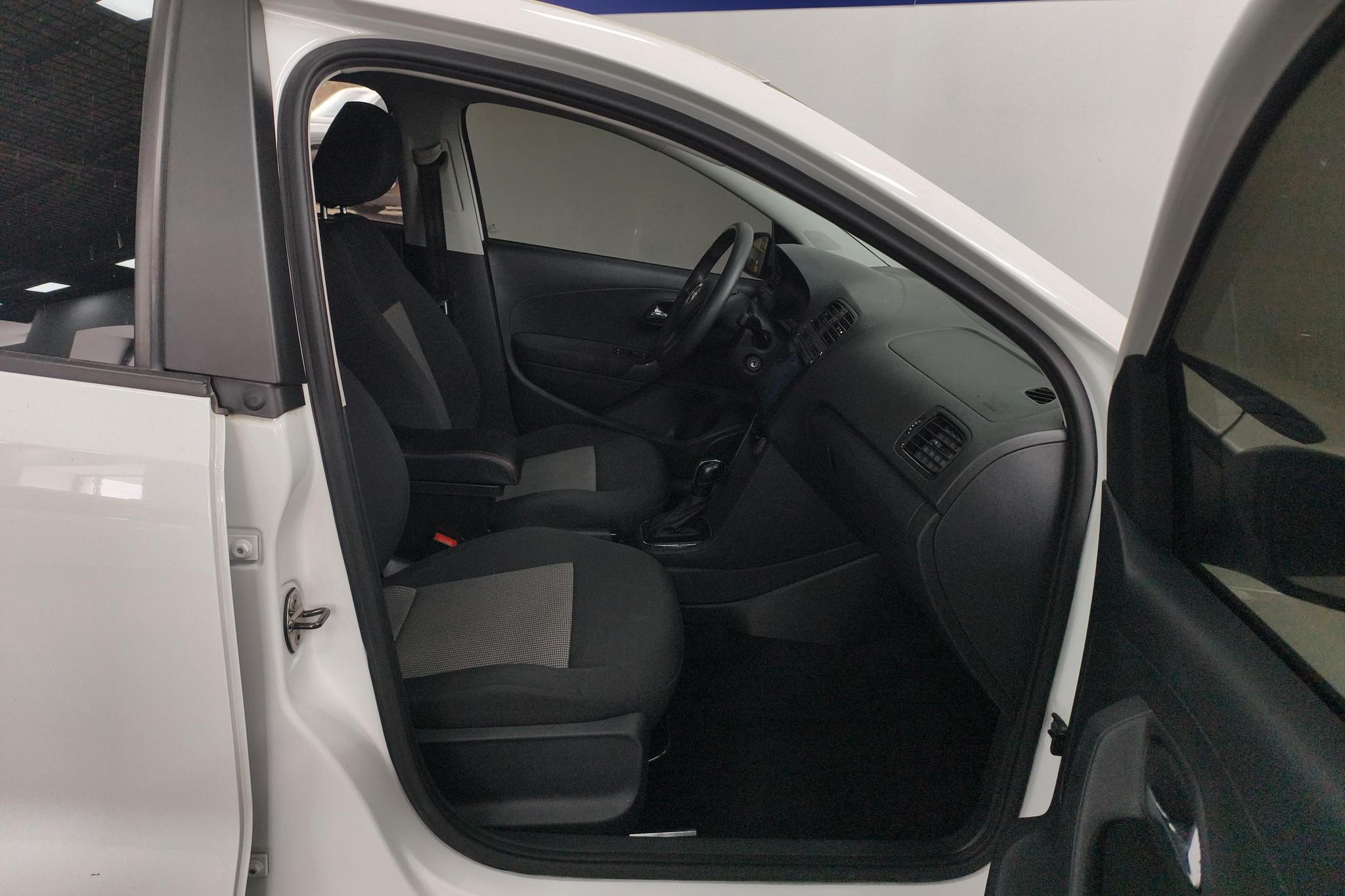 Volkswagen Polo 2018 1.5L AT