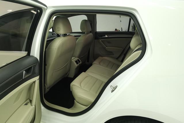 Volkswagen Golf 2015 1.4 TSI ATLuxury — фото 15