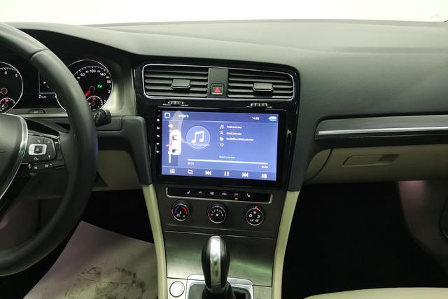 Volkswagen Golf 2015 1.4 TSI ATLuxury — фото 9