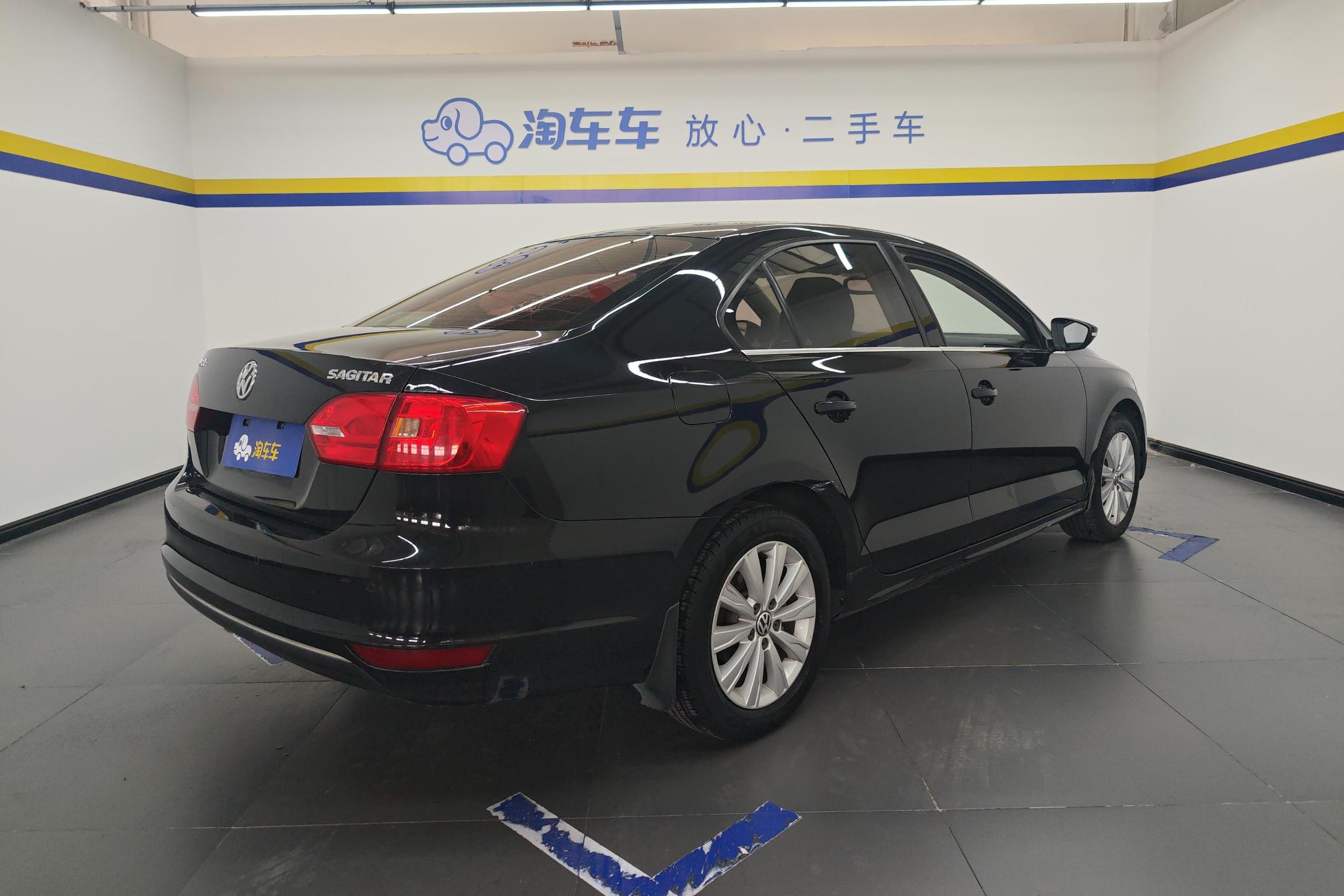 Volkswagen Sagitar 2014 1.6L AT Comfort