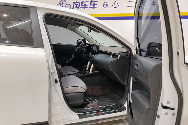 Toyota Corolla Cross 2024 2.0 L CVT — фото 10