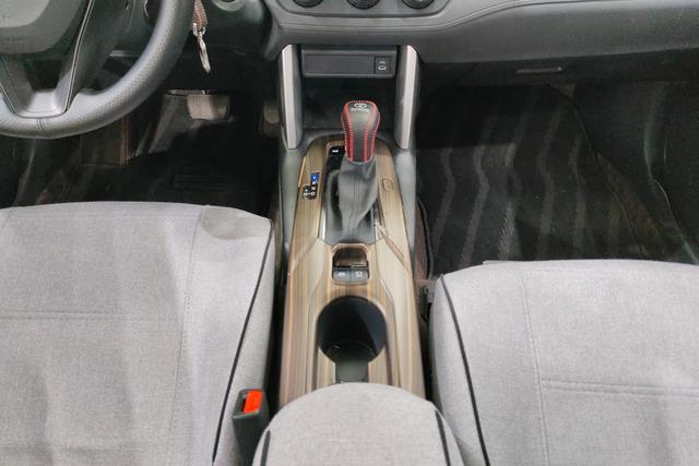 Toyota Corolla Cross 2024 2.0 L CVT — фото 15