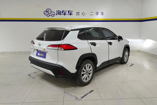 Toyota Corolla Cross 2024 2.0 L CVT — фото 3
