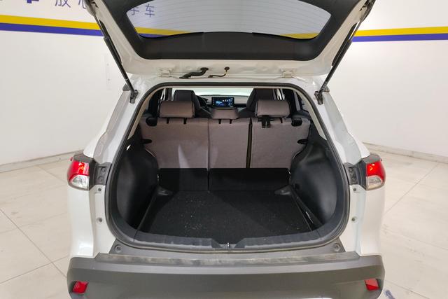 Toyota Corolla Cross 2024 2.0 L CVT — фото 17
