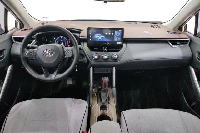 Toyota Corolla Cross 2024 2.0 L CVT — фото 14