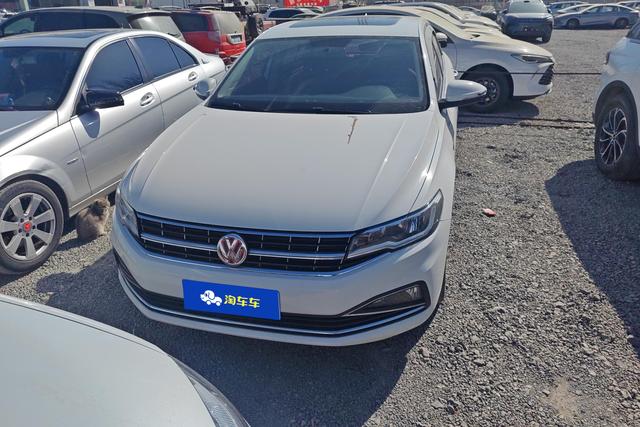 Volkswagen Bora 2019 1.5 L MTComfort — фото 2