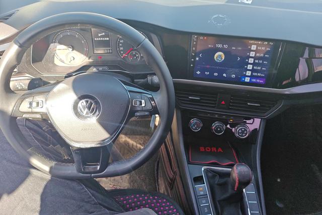 Volkswagen Bora 2019 1.5 L MTComfort — фото 15