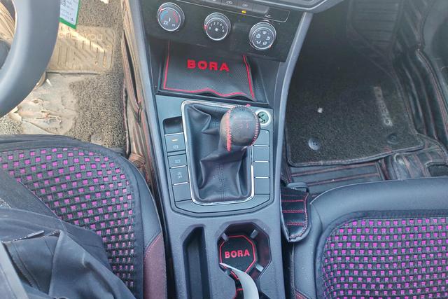 Volkswagen Bora 2019 1.5 L MTComfort — фото 16