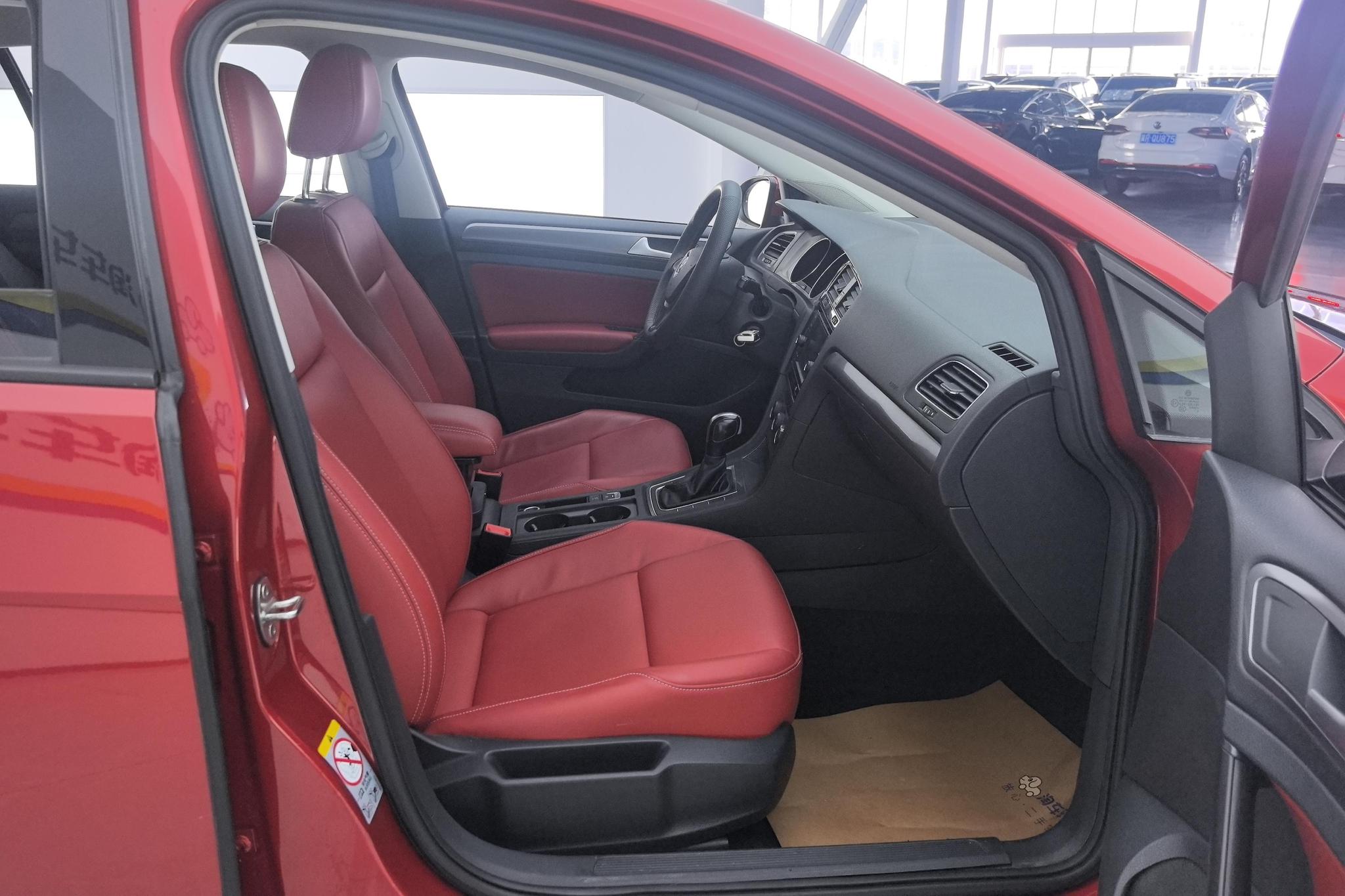 Volkswagen Golf 2015 1.6L AT Fashion
