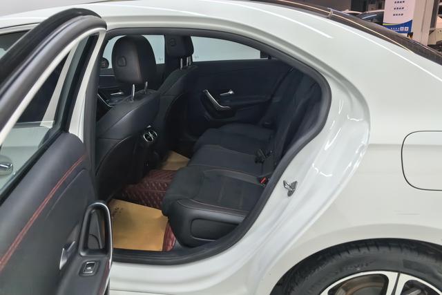 Mercedes Benz A-Class 2021 — фото 16