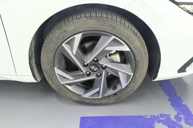 Hyundai Elantra 2023 1.5 L CVT GLX — фото 7