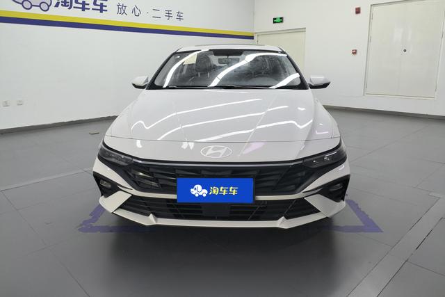 Hyundai Elantra 2023 1.5 L CVT GLX — фото 2
