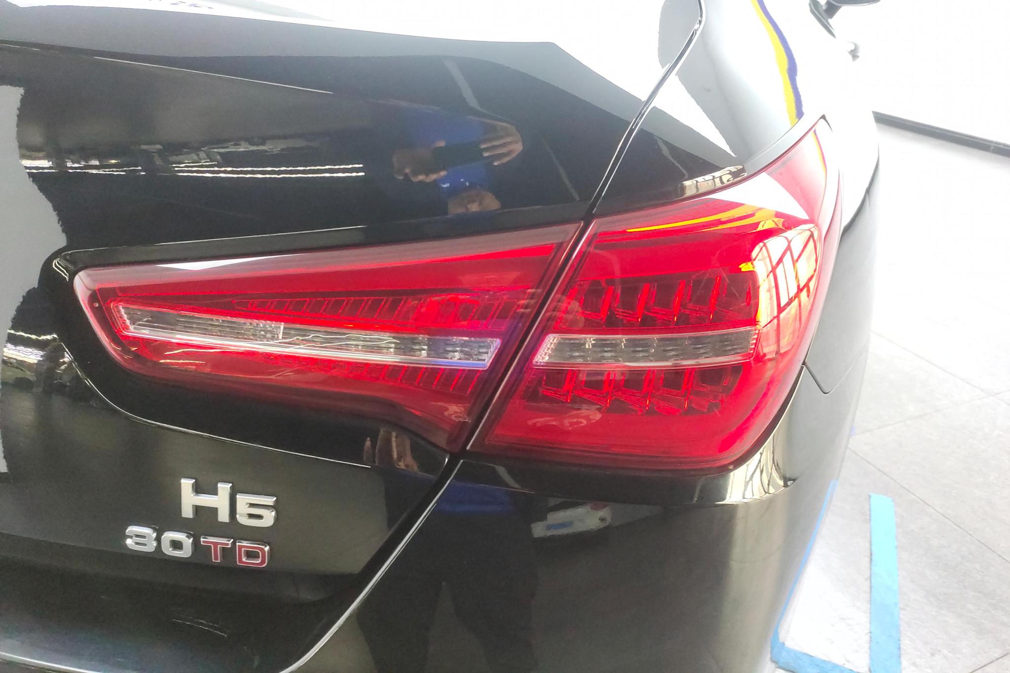 Hongqi H5 2020 1.5T DCT