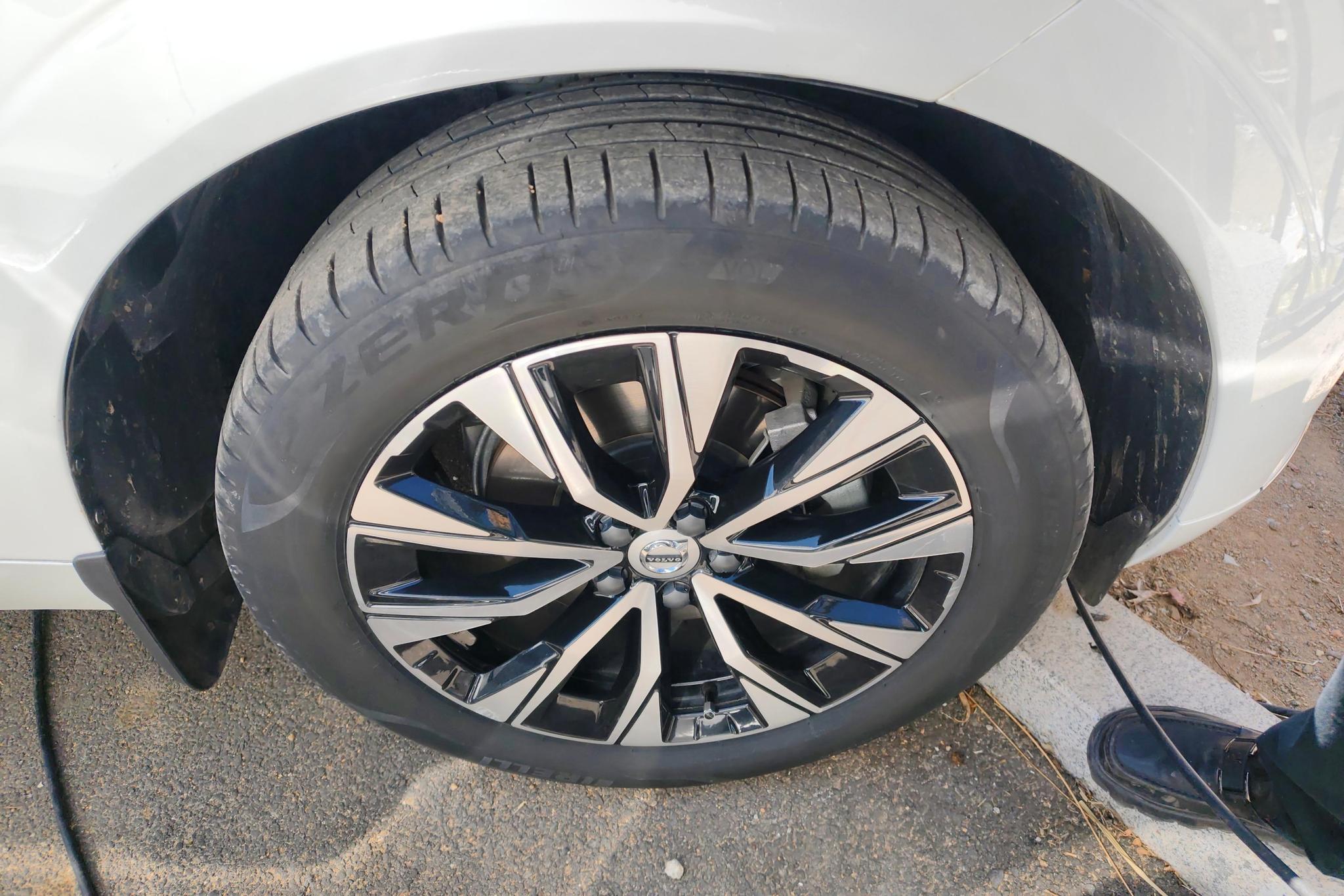 Volvo XC60 2024 B5 Luxury