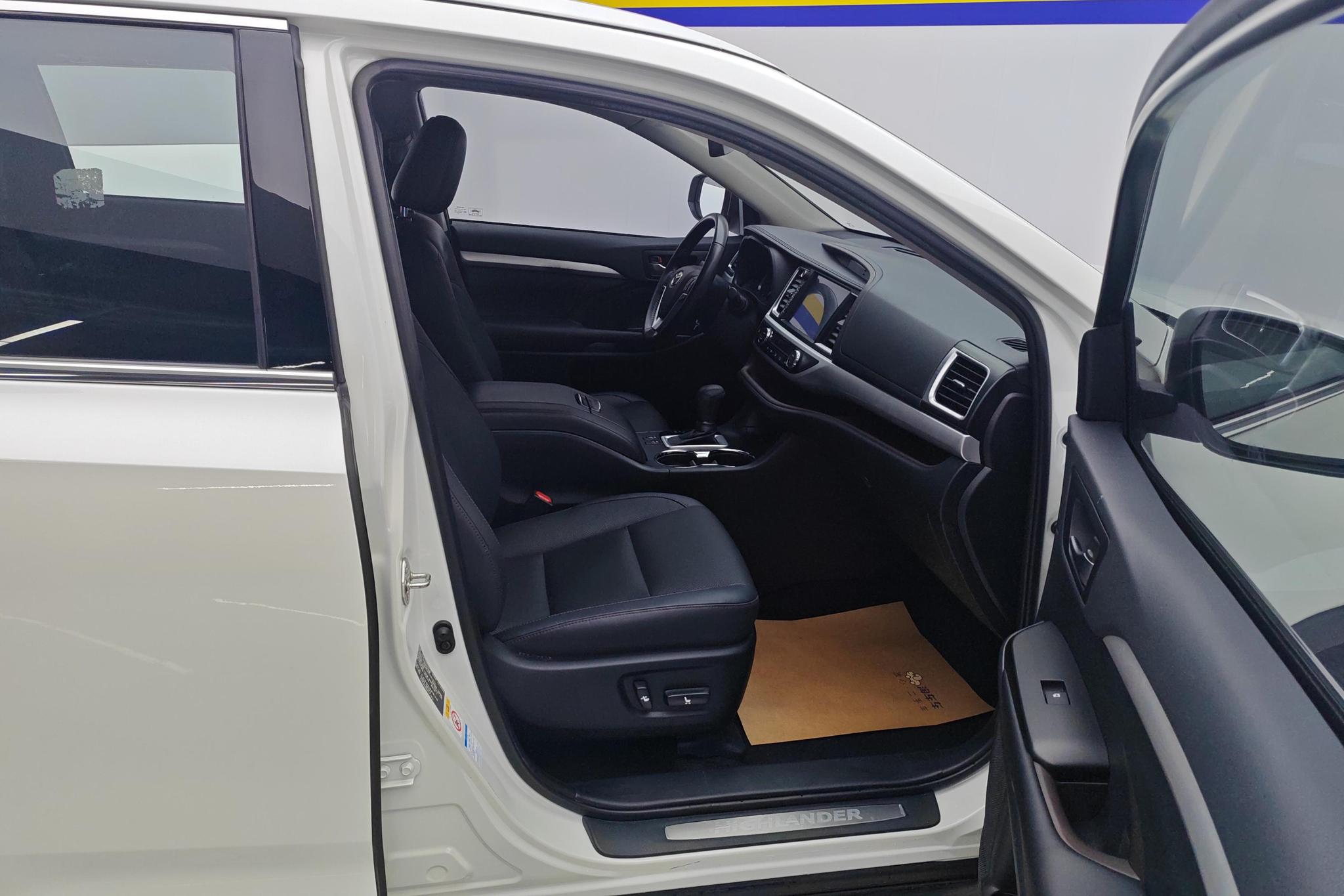 Toyota Highlander 2018 2.0T Luxury 7 мест VI