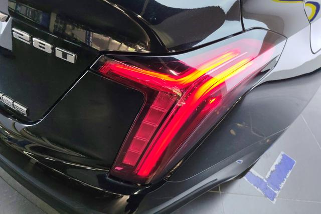 Cadillac CT5 2022 28 T Premium — фото 6