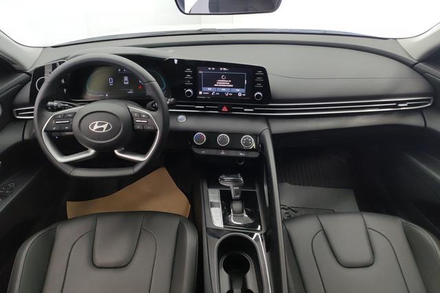 Hyundai Elantra 2023 1.5 L CVT GLX — фото 14