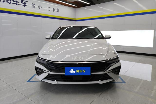 Hyundai Elantra 2023 1.5 L CVT GLX — фото 2