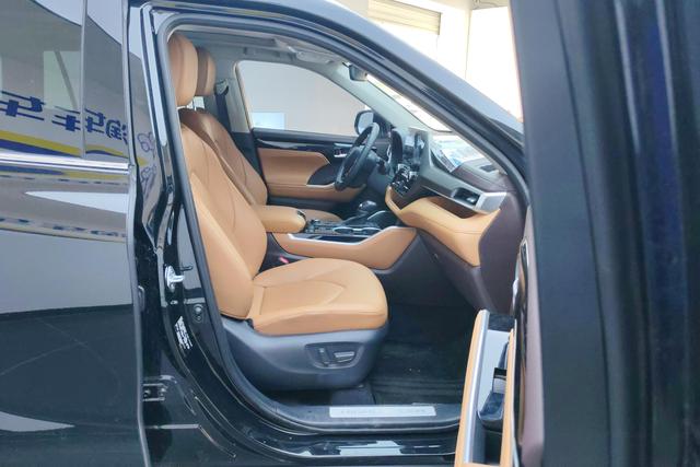 Toyota Highlander 2022 — фото 15