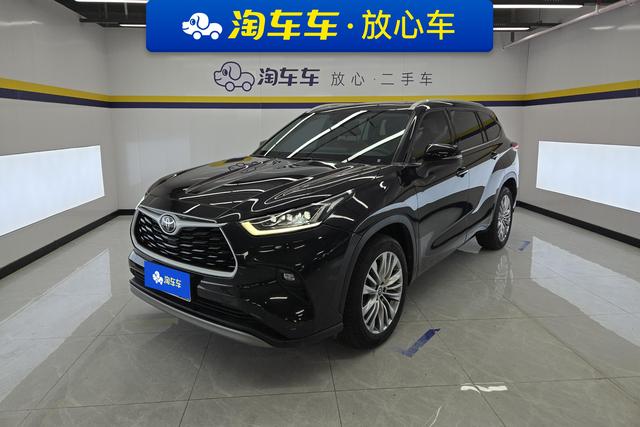 Toyota Highlander 2022 — фото 1