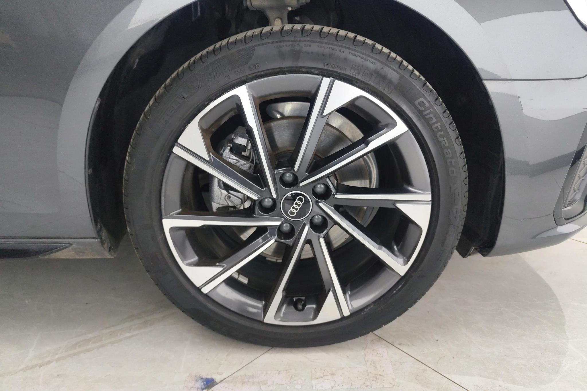 Audi A4L 2023 40 TFSI Luxury