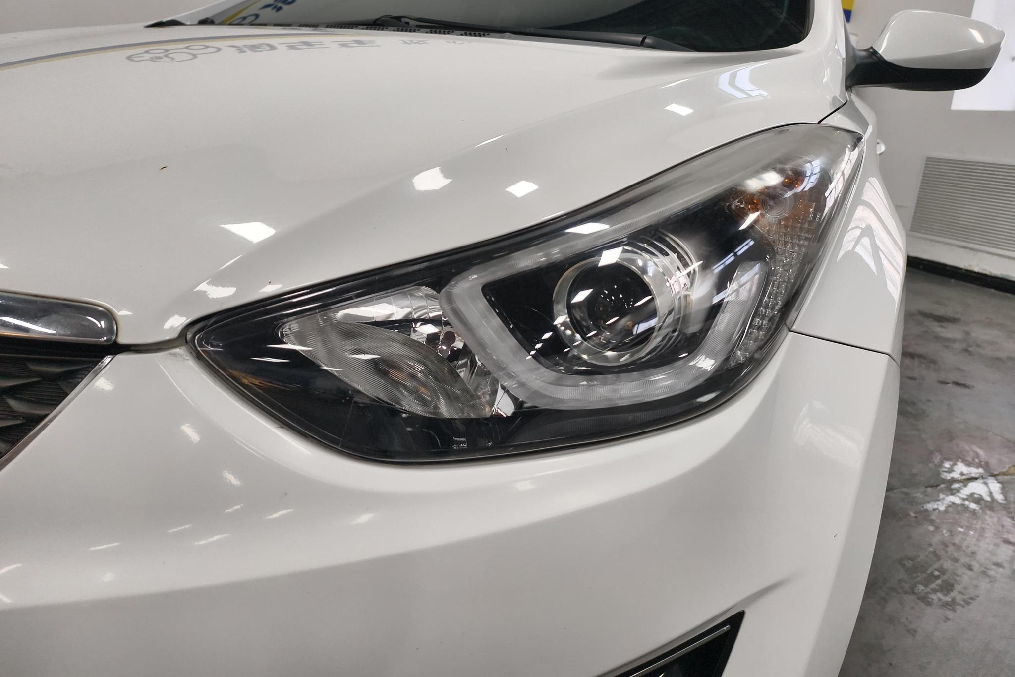 Hyundai Elantra 2016 1.6L AT