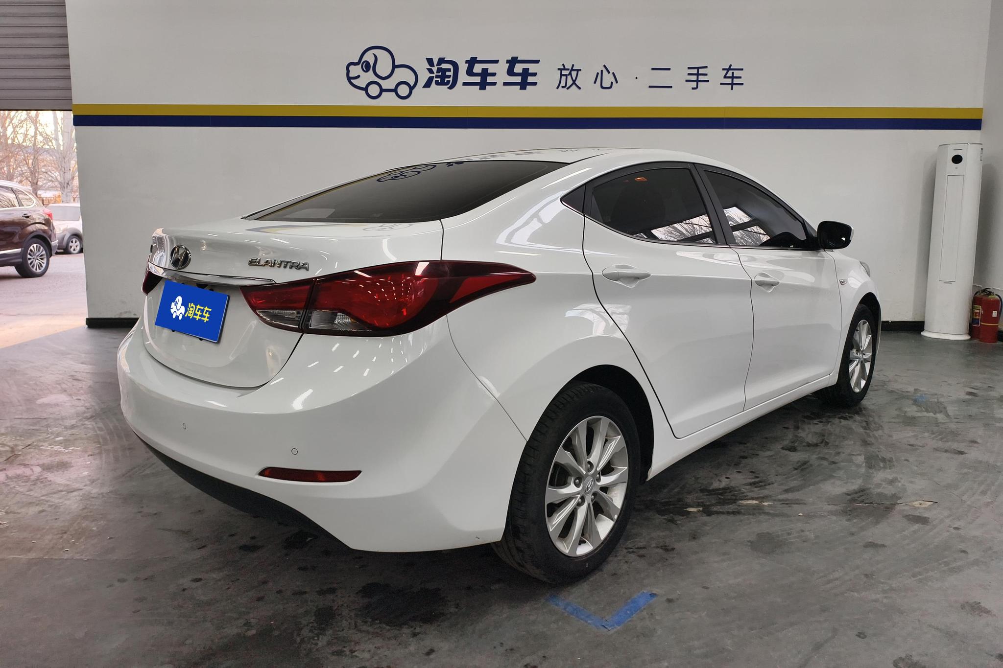 Hyundai Elantra 2016 1.6L AT