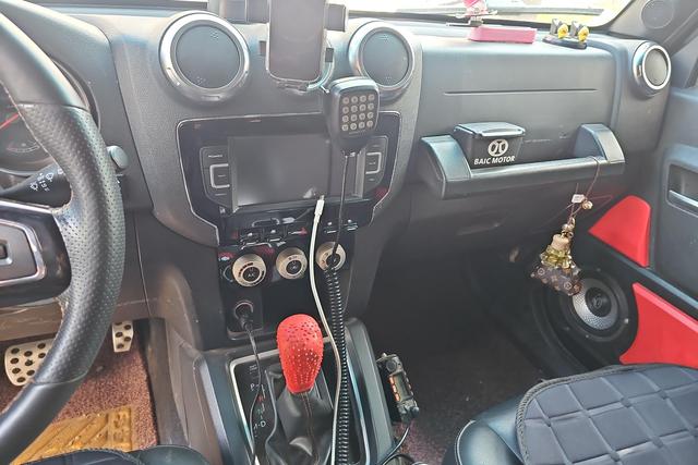 BAIC BJ40 2016 40 L 2.3 T AT 4 WD — фото 8