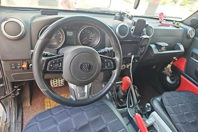 BAIC BJ40 2016 40 L 2.3 T AT 4 WD — фото 15