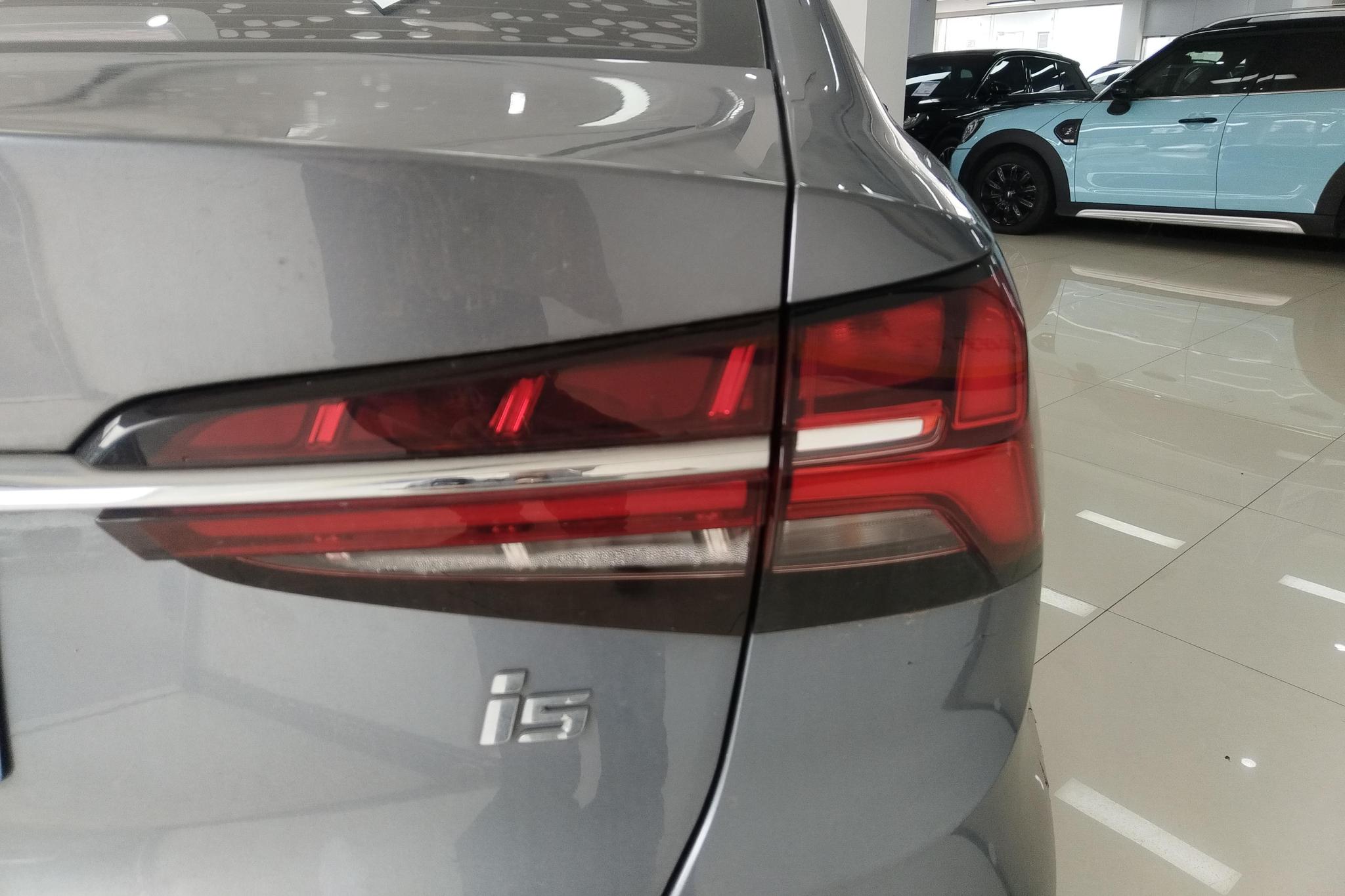 Roewe i5 2021 1.5L CVT
