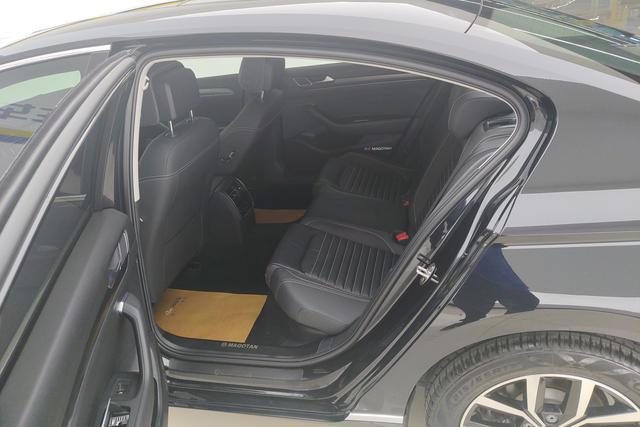Volkswagen Magotan 2020 330 TSI DSG Leading — фото 15