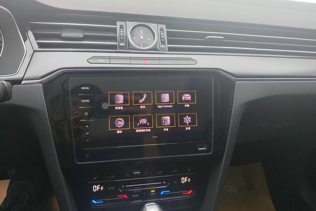 Volkswagen Magotan 2020 330 TSI DSG Leading — фото 11