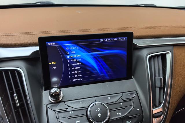 Soueast DX7 2015 1.5 T MTLuxury — фото 12