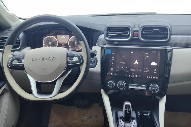 Lynk & Co 02 2019 2.0 T AT 2 WD Pro VI — фото 11
