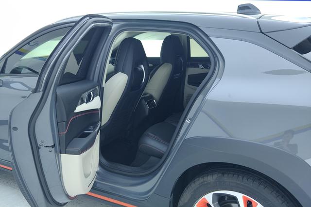 Lynk & Co 02 2019 2.0 T AT 2 WD Pro VI — фото 16
