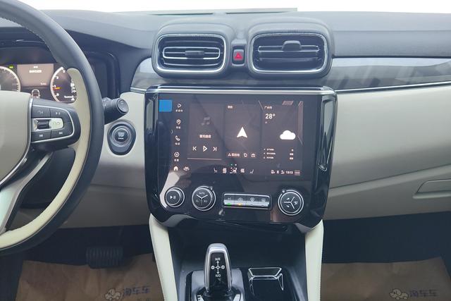 Lynk & Co 02 2019 2.0 T AT 2 WD Pro VI — фото 12