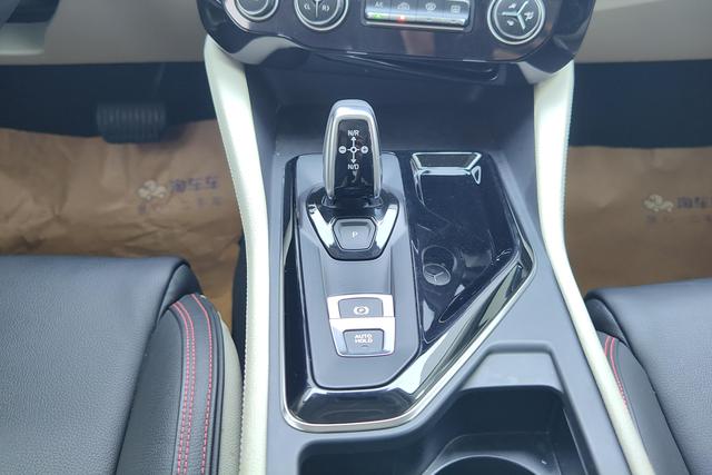 Lynk & Co 02 2019 2.0 T AT 2 WD Pro VI — фото 14