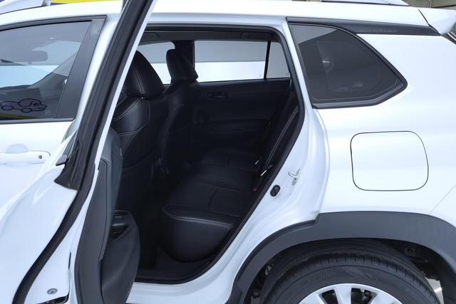Toyota Corolla Cross 2023 2.0 L CVT — фото 16